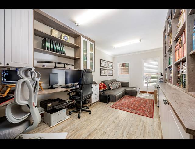 4 BEDROOM HOUSE FOR SALE IN VIERLANDEN